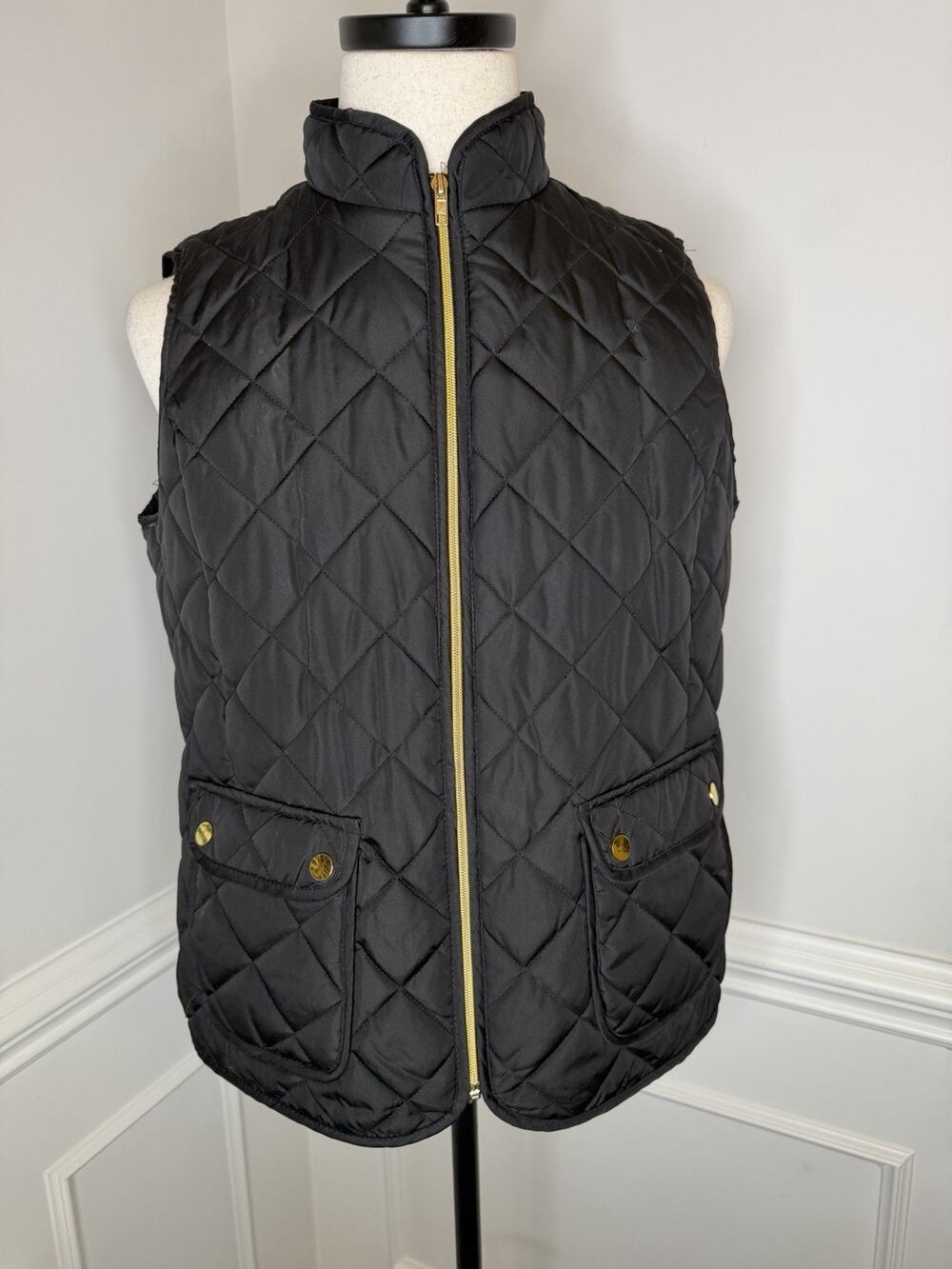 St John’s Bay Women’s Quilted Vest Size Large Black Full Zip Pockets